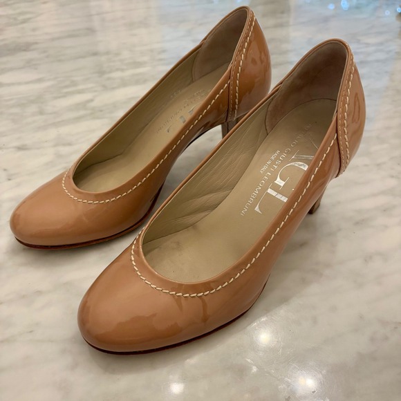 AGL Attilio Giusti Leombruni Nude Patent Leather Pumps 35.5 Italy Classic Shoes - Picture 1 of 10